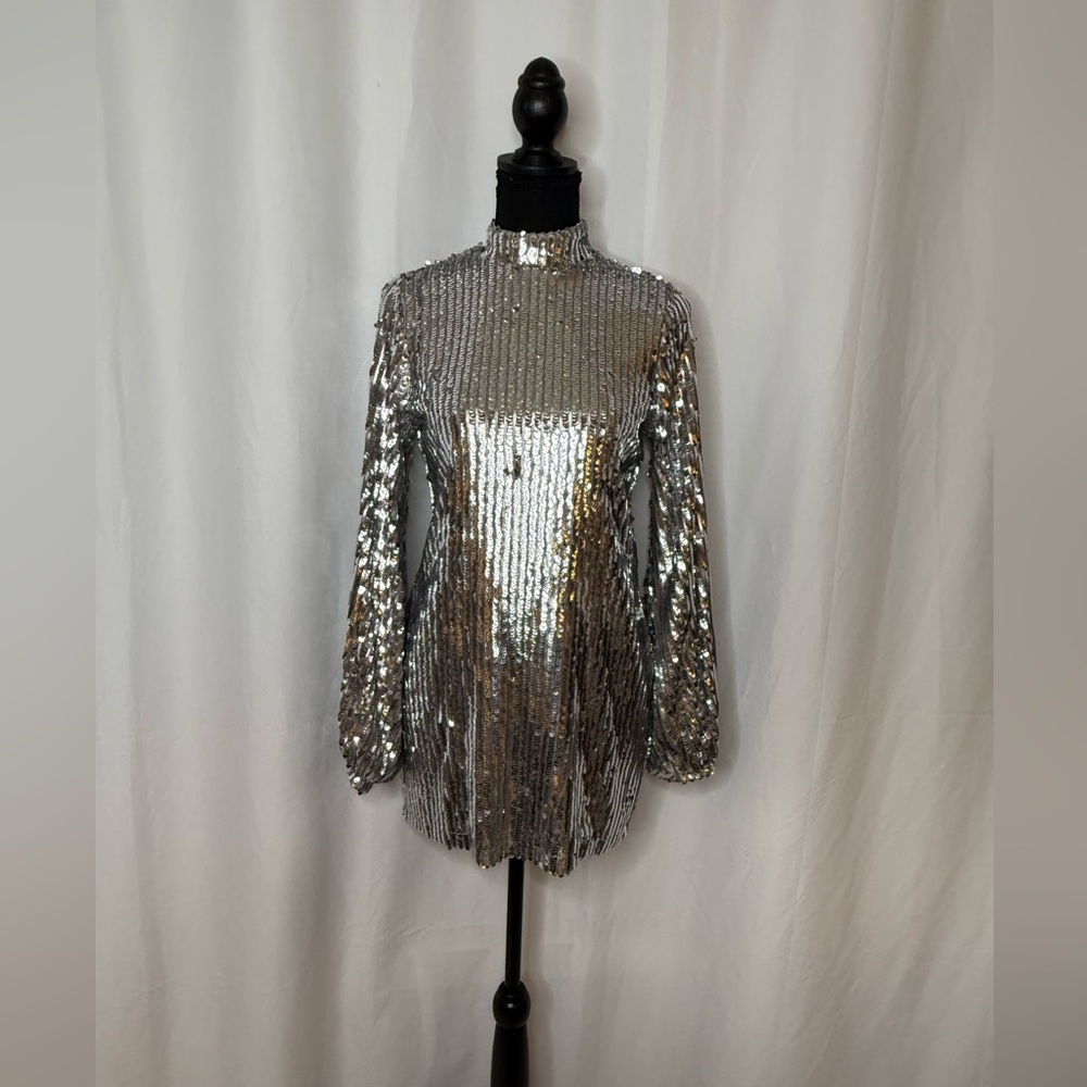 NWOT Boohoo Metallic Silver Sequin Top